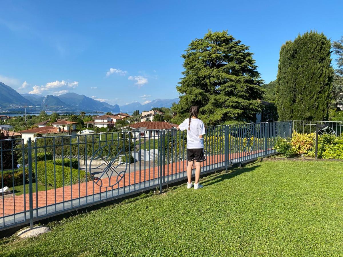 Flowers & Garden Apartment Con Vista Lago Manerba del Garda Eksteriør bilde