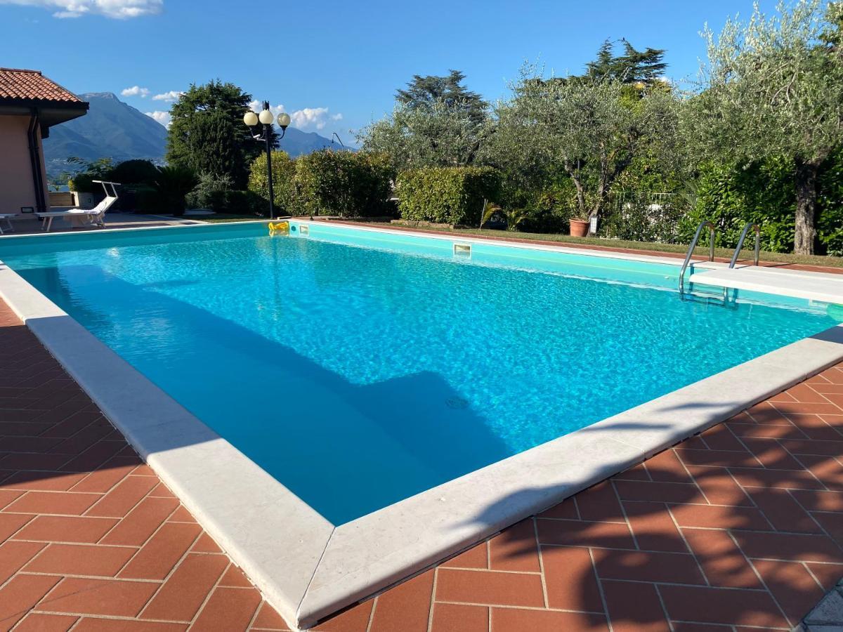 Flowers & Garden Apartment Con Vista Lago Manerba del Garda Eksteriør bilde