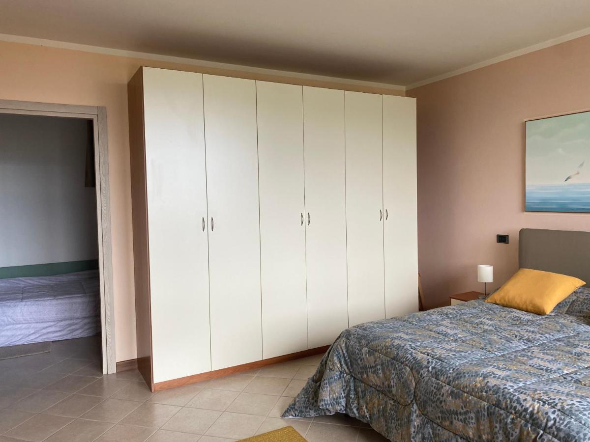 Flowers & Garden Apartment Con Vista Lago Manerba del Garda Eksteriør bilde