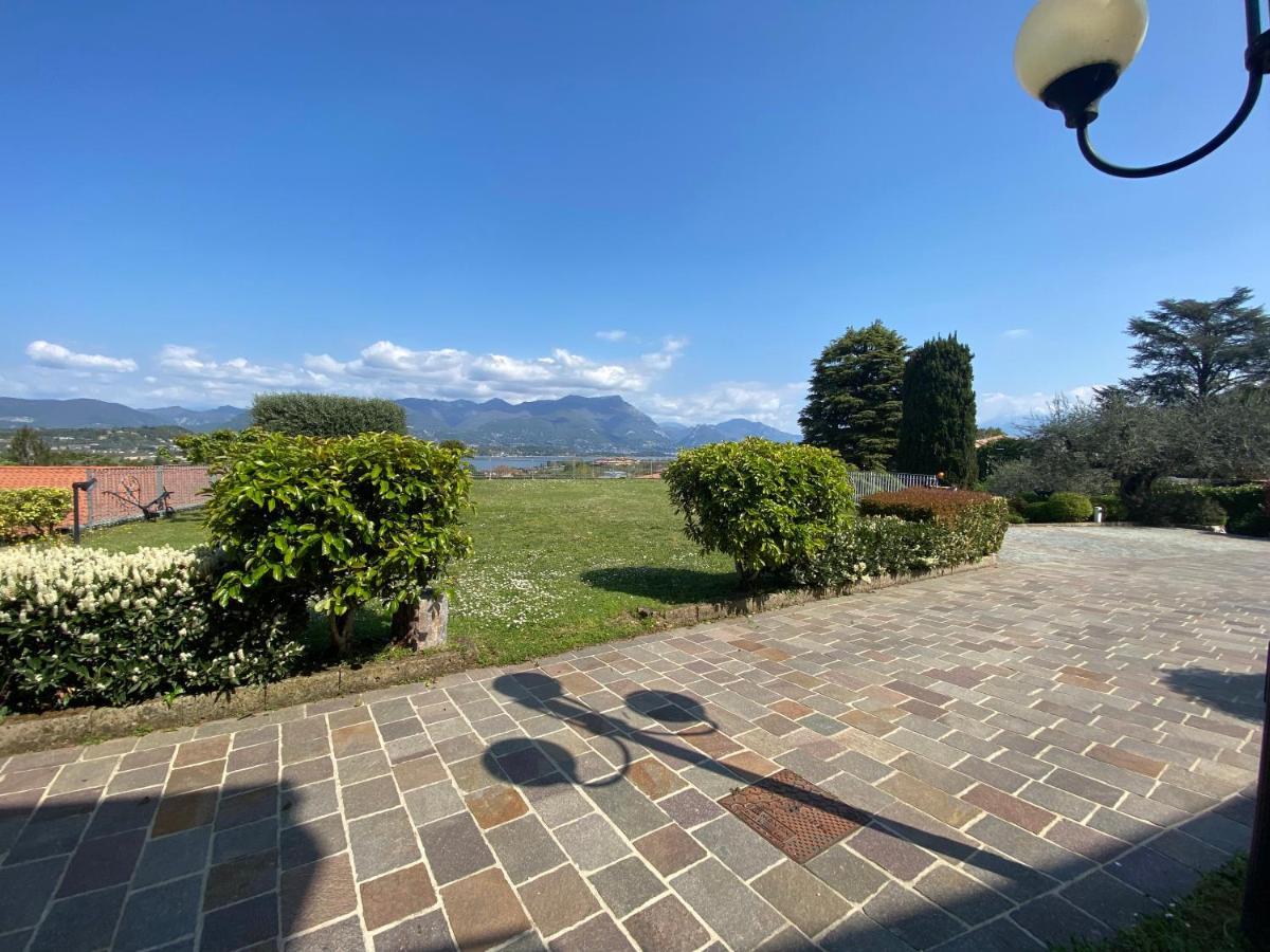 Flowers & Garden Apartment Con Vista Lago Manerba del Garda Eksteriør bilde