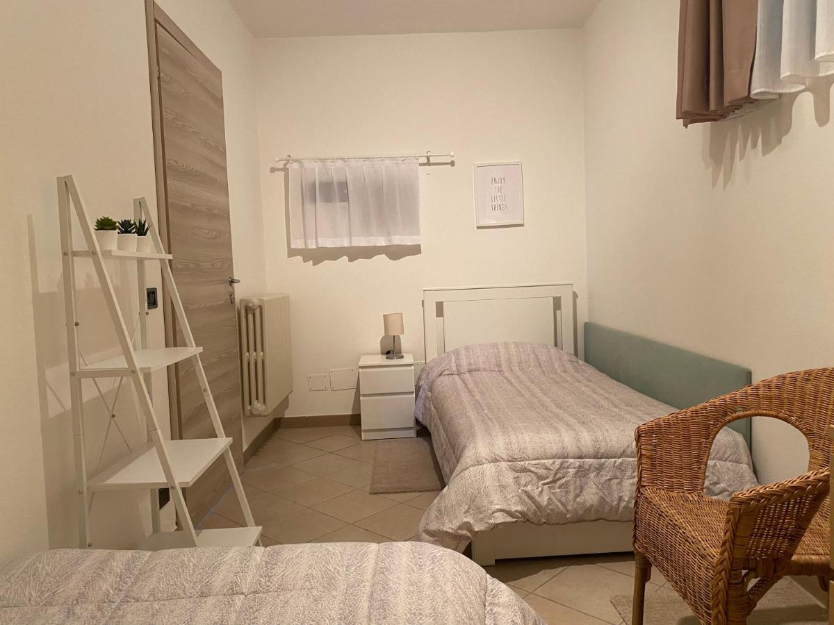 Flowers & Garden Apartment Con Vista Lago Manerba del Garda Eksteriør bilde